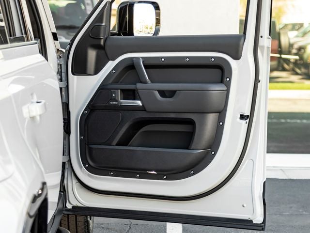 2026 Land Rover Defender 110 X