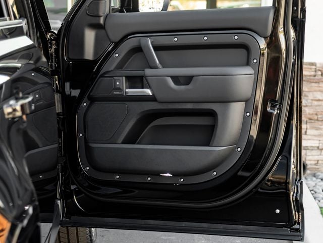2026 Land Rover Defender 110 X