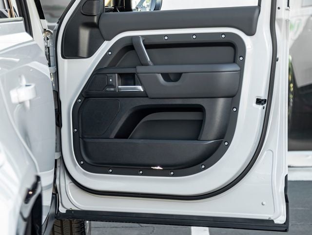 2026 Land Rover Defender 110 X