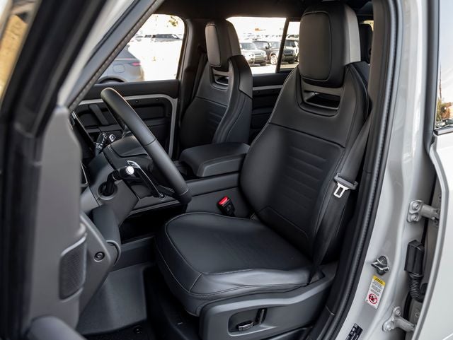 2026 Land Rover Defender 110 OCTA