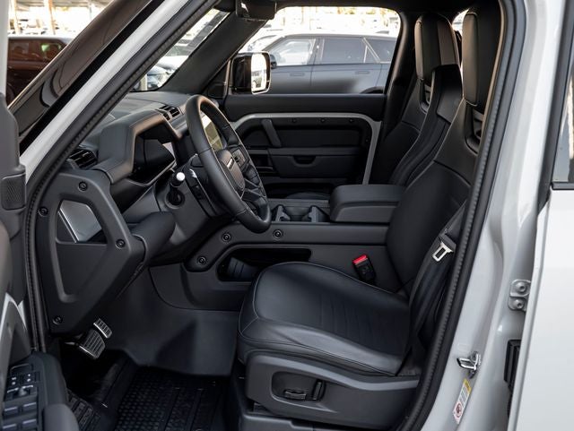2026 Land Rover Defender 110 OCTA