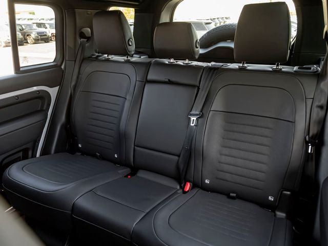 2026 Land Rover Defender 110 OCTA