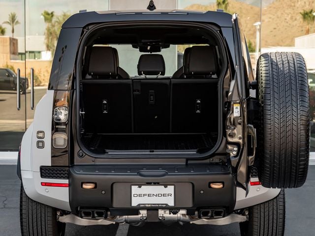 2026 Land Rover Defender 110 OCTA