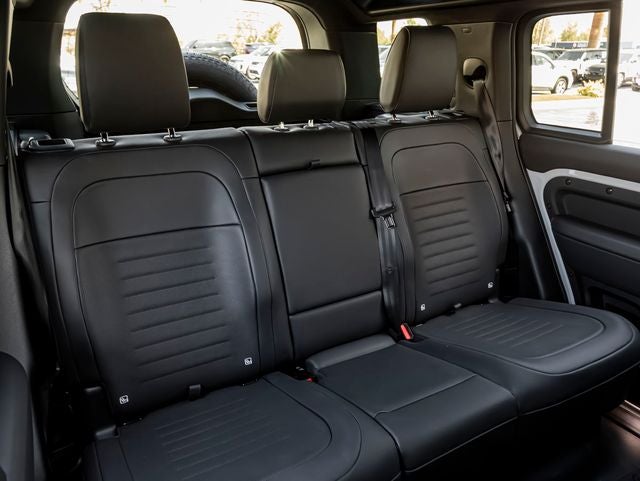 2026 Land Rover Defender 110 OCTA