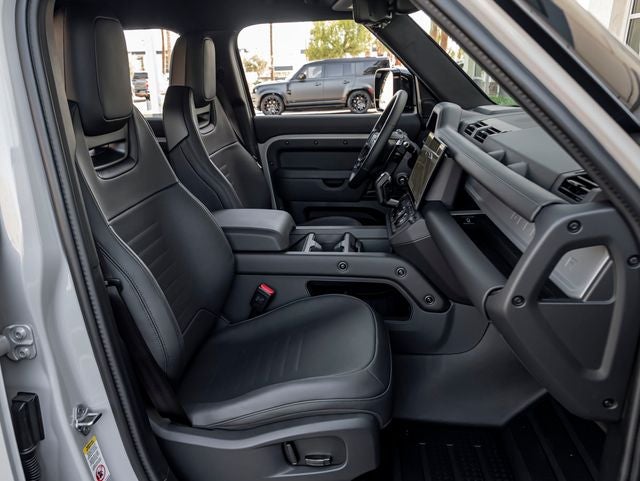 2026 Land Rover Defender 110 OCTA
