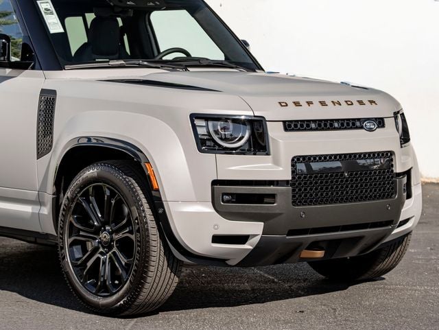 2026 Land Rover Defender 110 OCTA