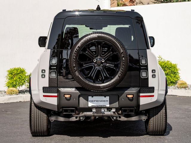 2026 Land Rover Defender 110 OCTA