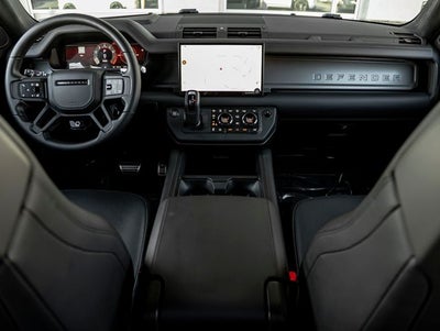 2025 Land Rover Defender 110 OCTA