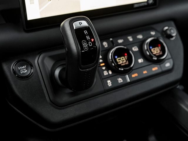 2025 Land Rover Defender 110 OCTA