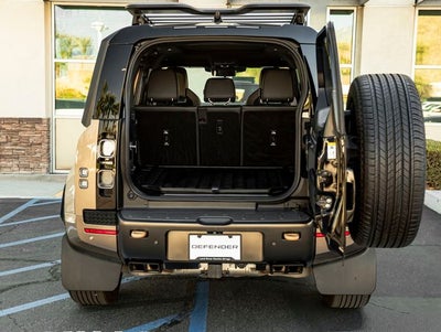 2025 Land Rover Defender 110 OCTA
