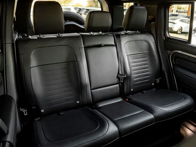 2025 Land Rover Defender 110 OCTA