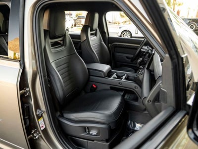 2025 Land Rover Defender 110 OCTA