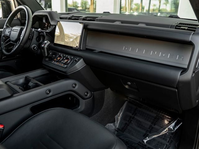 2025 Land Rover Defender 110 OCTA