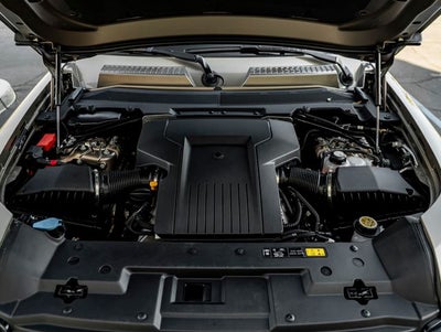 2025 Land Rover Defender 110 OCTA