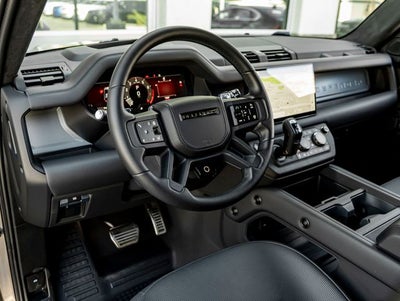 2025 Land Rover Defender 110 V8