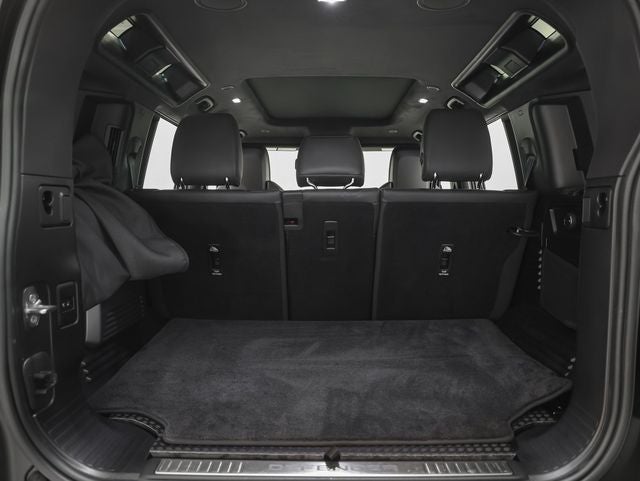 2025 Land Rover Defender 110 V8