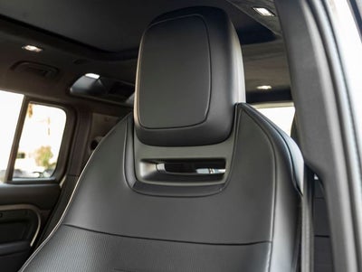 2025 Land Rover Defender 110 V8