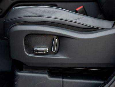 2025 Land Rover Defender 110 V8