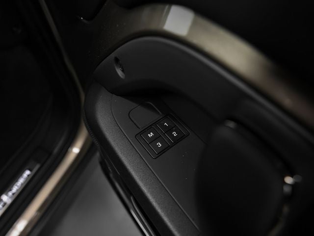 2025 Land Rover Defender 110 V8