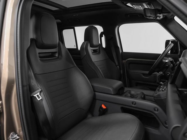 2025 Land Rover Defender 110 V8