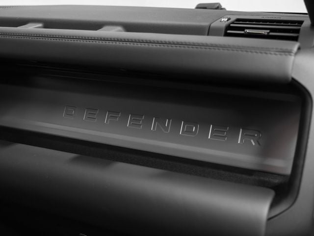 2025 Land Rover Defender 110 V8