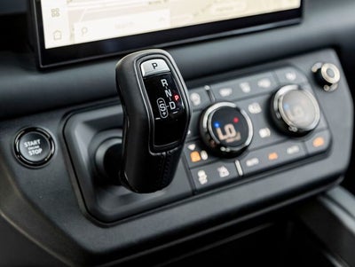 2025 Land Rover Defender 110 V8