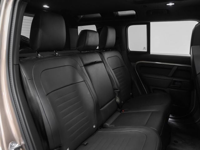 2025 Land Rover Defender 110 V8