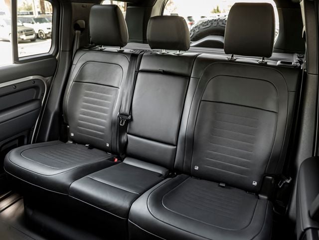 2025 Land Rover Defender 110 V8