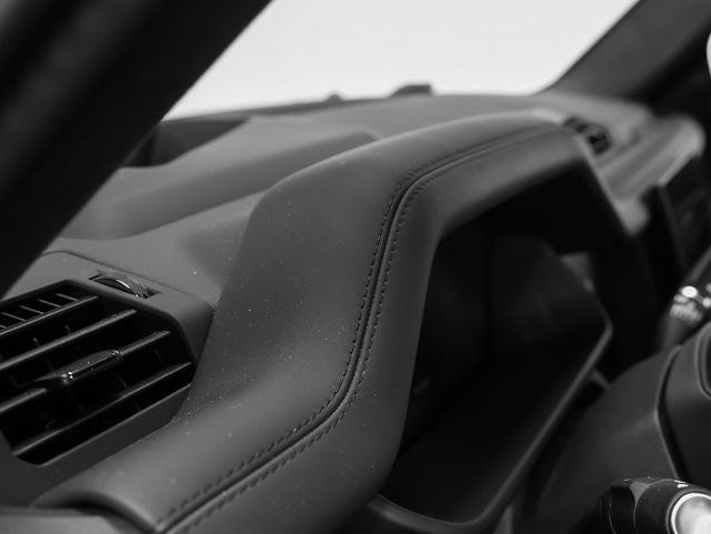 2025 Land Rover Defender 110 V8