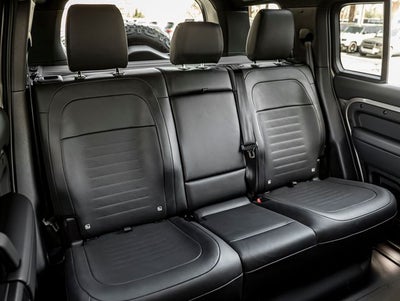 2025 Land Rover Defender 110 V8