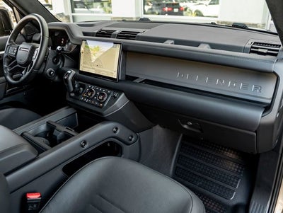 2025 Land Rover Defender 110 V8