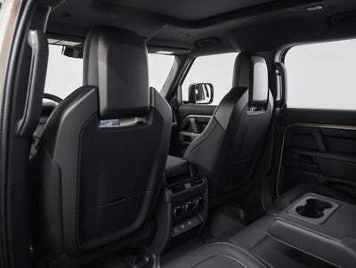2025 Land Rover Defender 110 V8