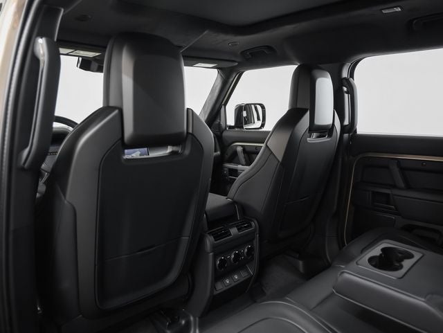 2025 Land Rover Defender 110 V8