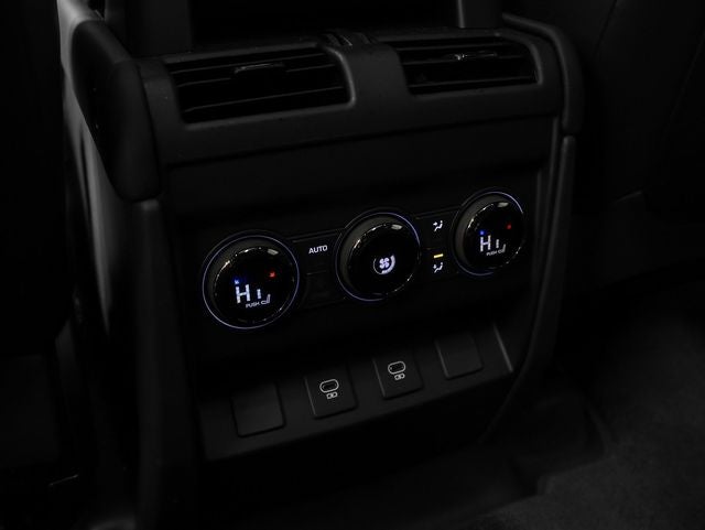 2025 Land Rover Defender 110 V8