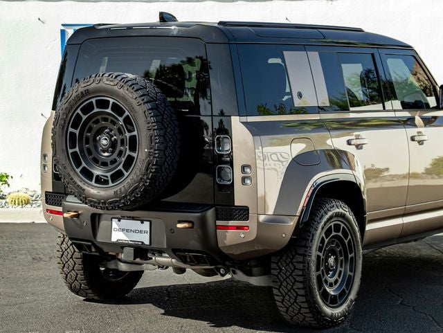 2025 Land Rover Defender 110 V8