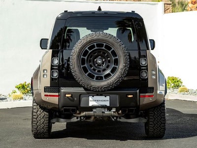2025 Land Rover Defender 110 V8