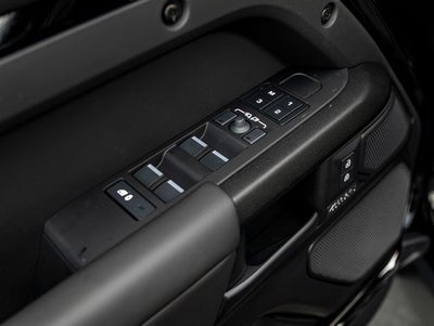 2026 Land Rover Defender 110 OCTA Black