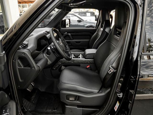 2026 Land Rover Defender 110 OCTA Black