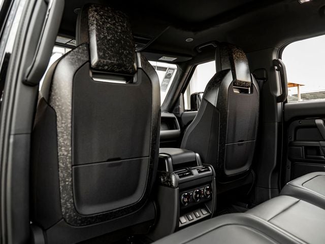 2026 Land Rover Defender 110 OCTA Black