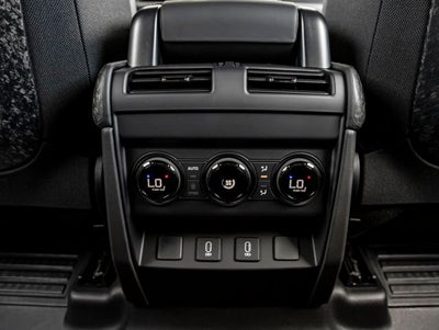 2026 Land Rover Defender 110 OCTA Black