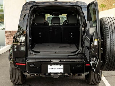 2026 Land Rover Defender 110 OCTA Black