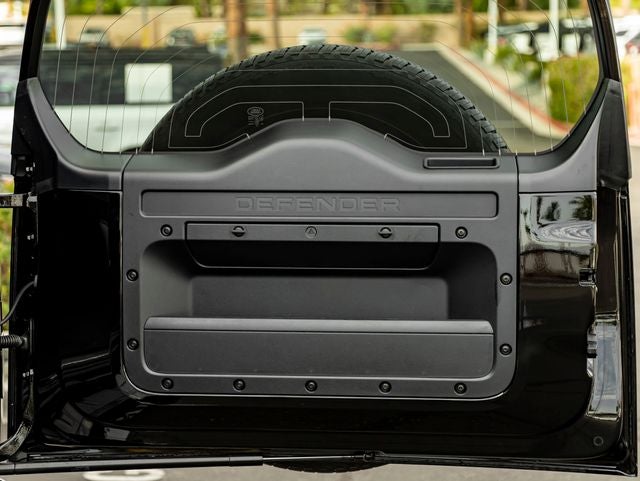 2026 Land Rover Defender 110 OCTA Black