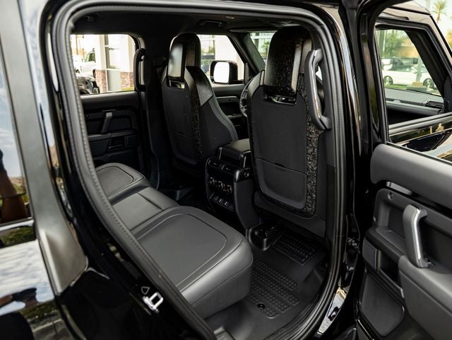 2026 Land Rover Defender 110 OCTA Black