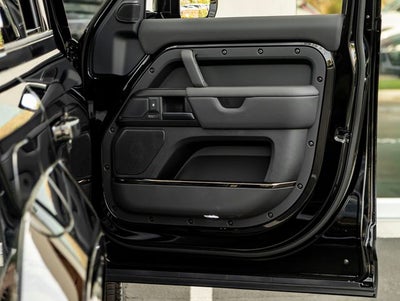 2026 Land Rover Defender 110 OCTA Black