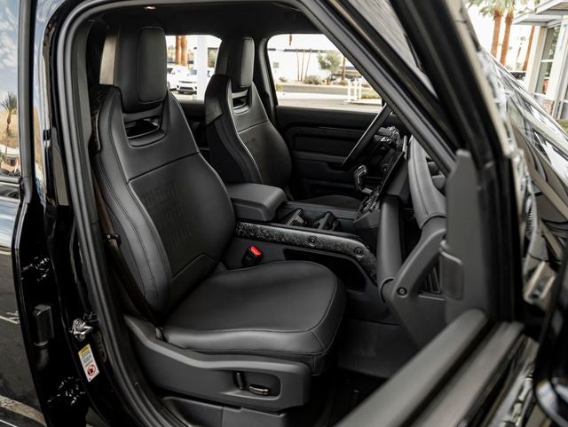 2026 Land Rover Defender 110 OCTA Black