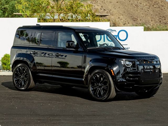 2026 Land Rover Defender 110 OCTA Black