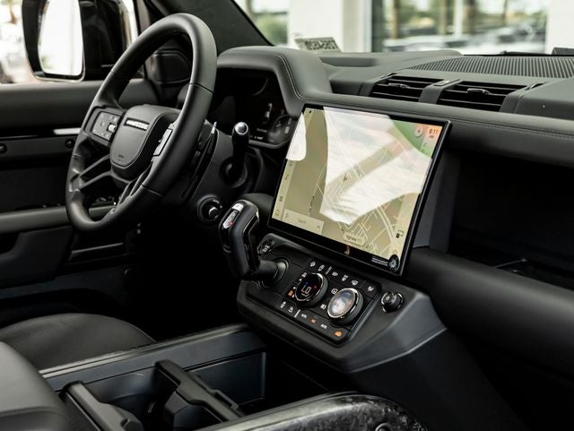 2026 Land Rover Defender 110 OCTA Black