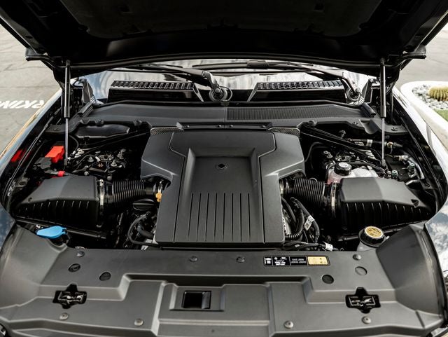 2026 Land Rover Defender 110 OCTA Black