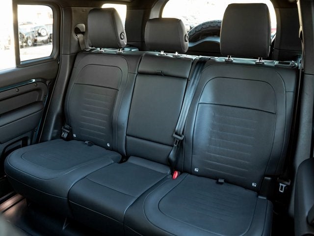 2026 Land Rover Defender 110 OCTA