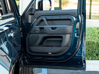 2026 Land Rover Defender 110 OCTA